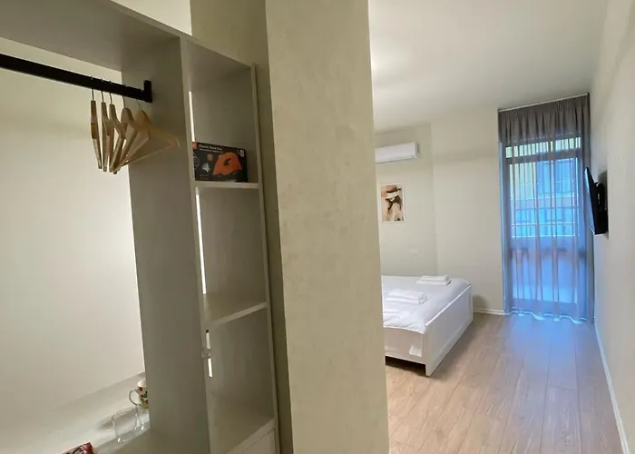 Margen - Center * Tirana